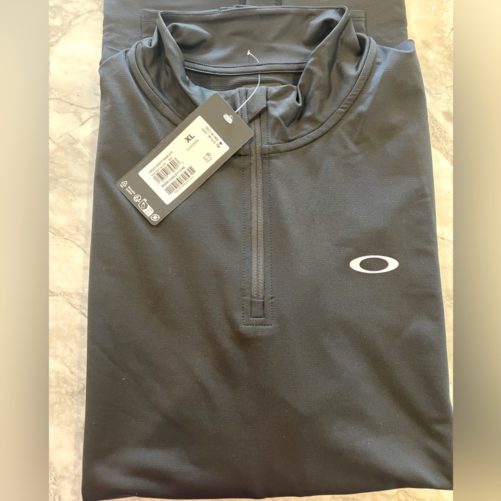 NWT Oakley Men's XL Gravity Range 1/4 Zip long sleeved shirt
